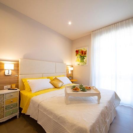 Apart-Hotel La Rocchetta Padenghe sul Garda Exterior photo