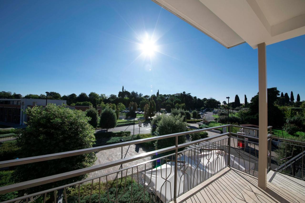 Apart-Hotel La Rocchetta Padenghe sul Garda Exterior photo