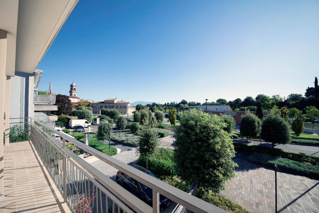 Apart-Hotel La Rocchetta Padenghe sul Garda Exterior photo