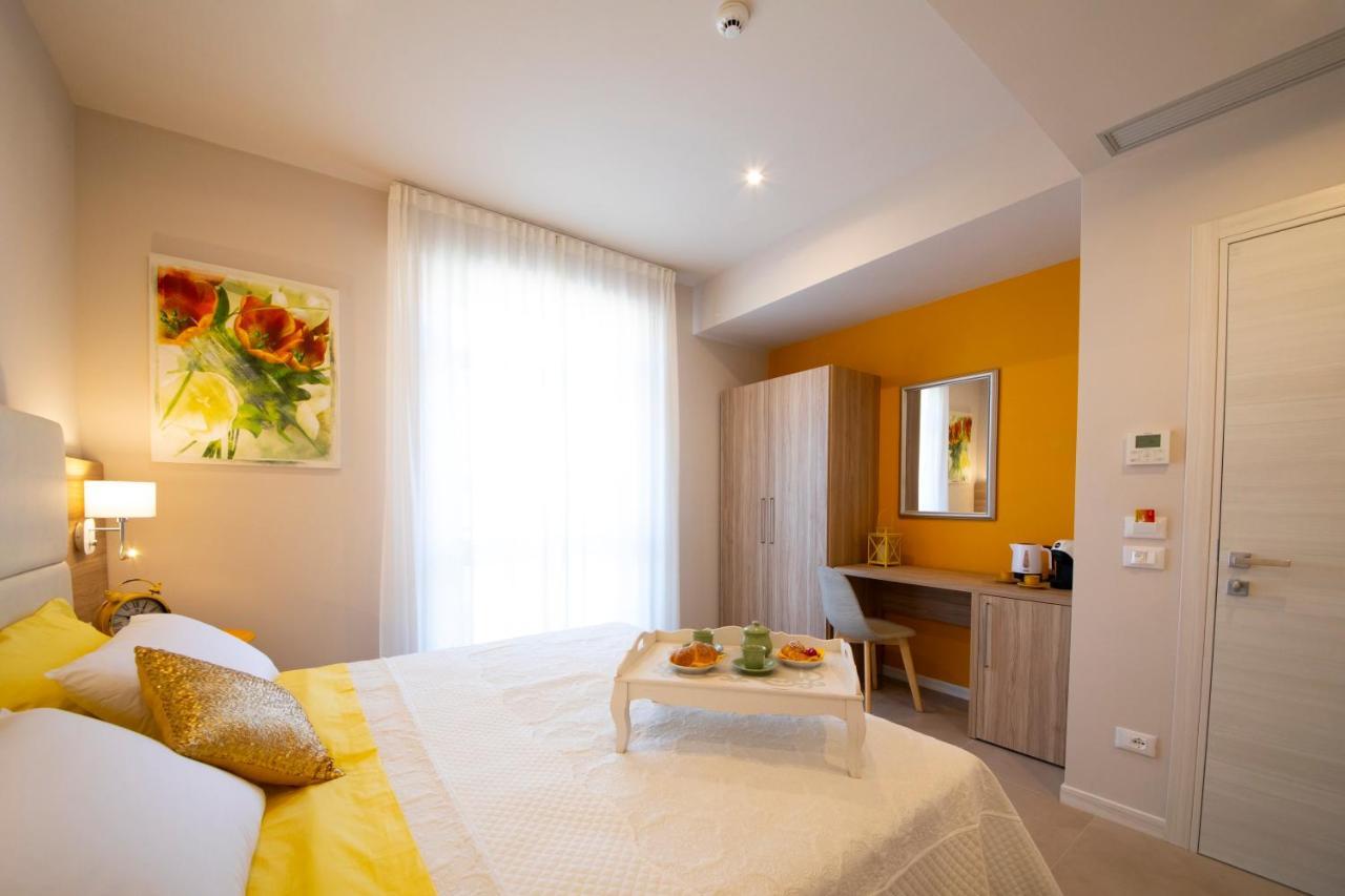 Apart-Hotel La Rocchetta Padenghe sul Garda Exterior photo