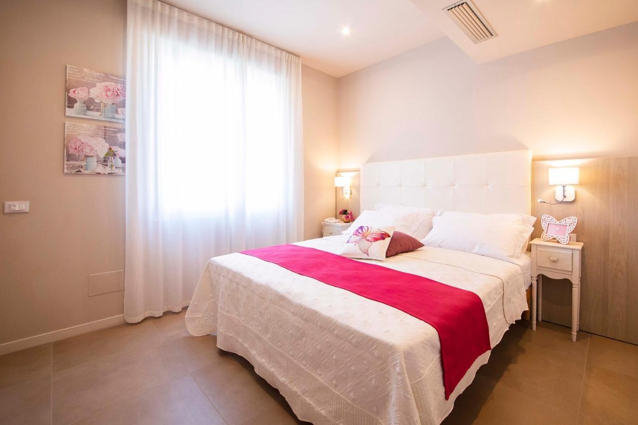 Apart-Hotel La Rocchetta Padenghe sul Garda Exterior photo
